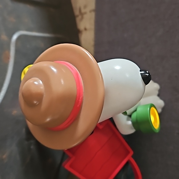 Snoopy figurine flashlight w clip - Picture 3 of 7